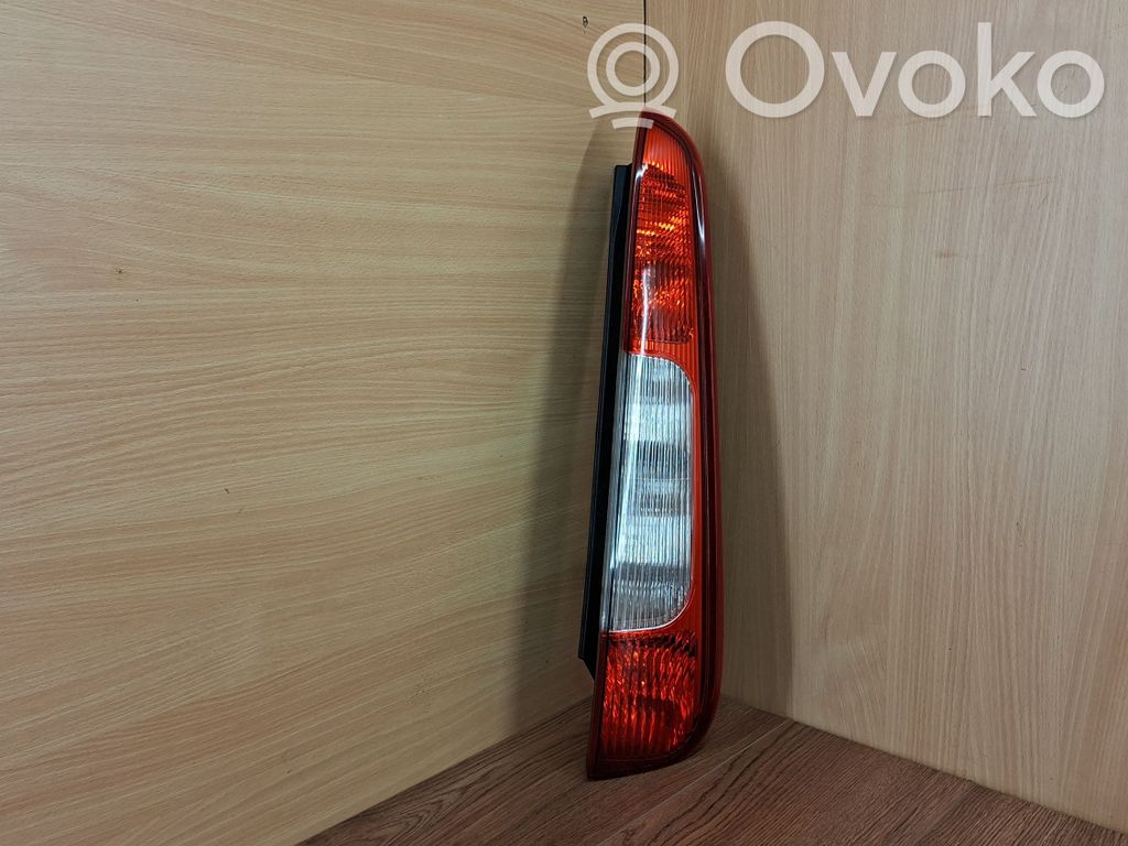 Ford Focus C-MAX Aizmugurējais lukturis virsbūvē 