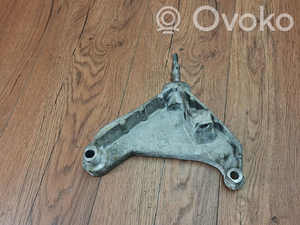 Renault Vel Satis Gearbox mounting bracket 