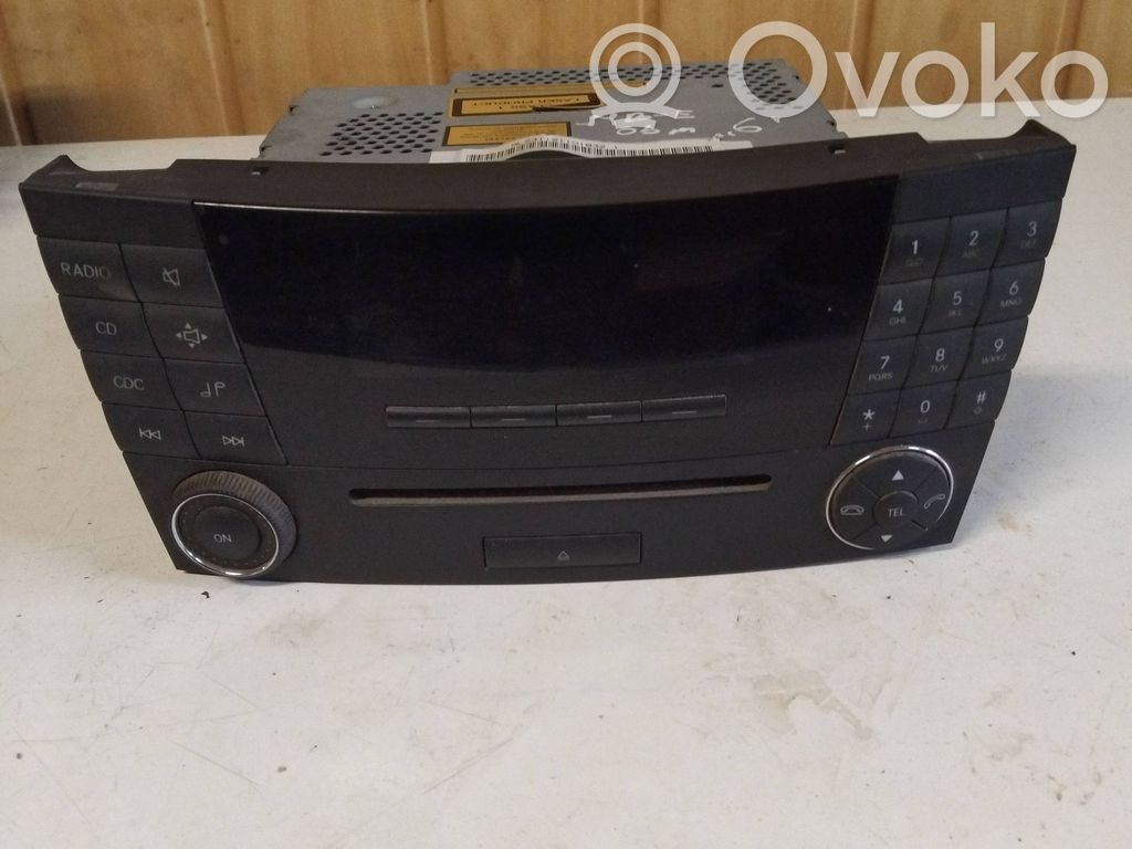 Mercedes-Benz E W211 Panel / Radioodtwarzacz CD/DVD/GPS 
