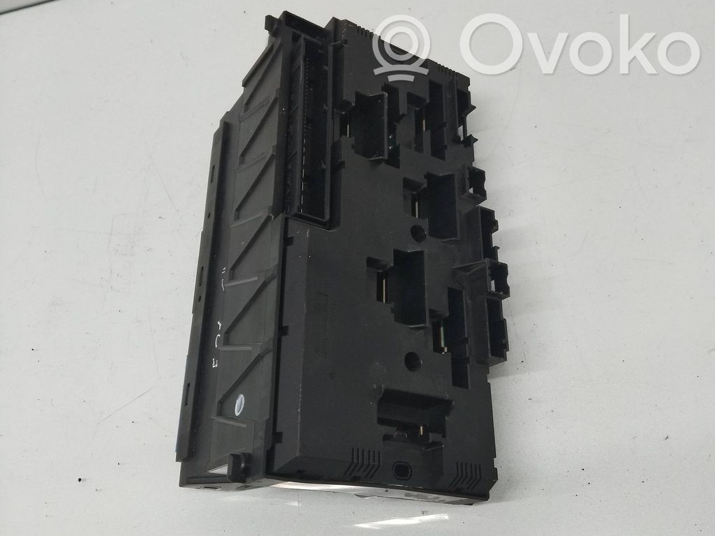 BMW 7 F01 F02 F03 F04 Drošinātāju bloks 