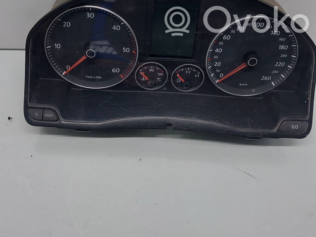 Volkswagen Golf V Geschwindigkeitsmesser Cockpit 