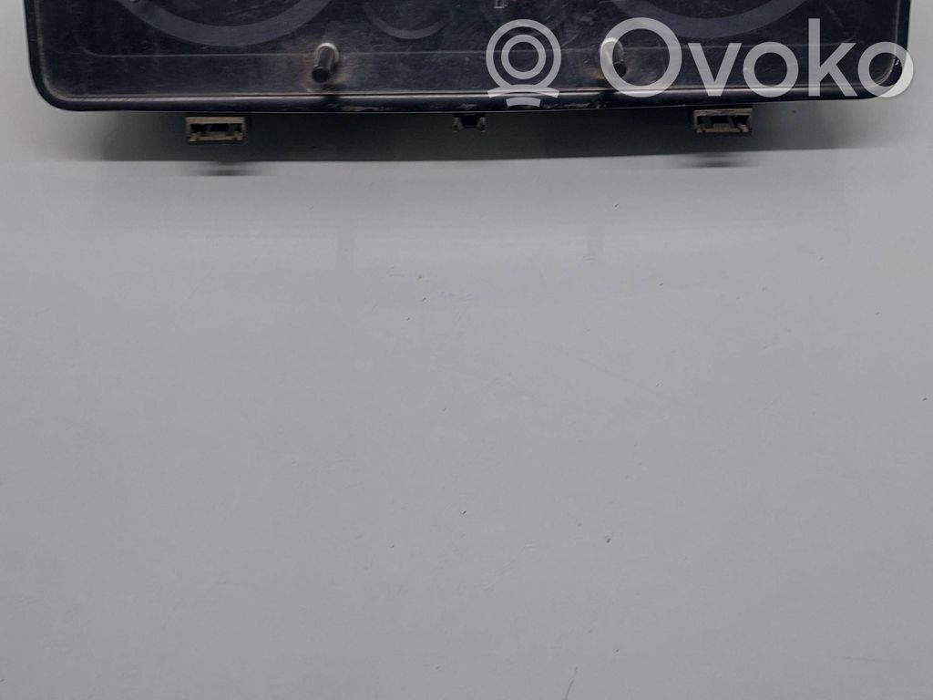 Volkswagen Caddy Speedometer (instrument cluster) 