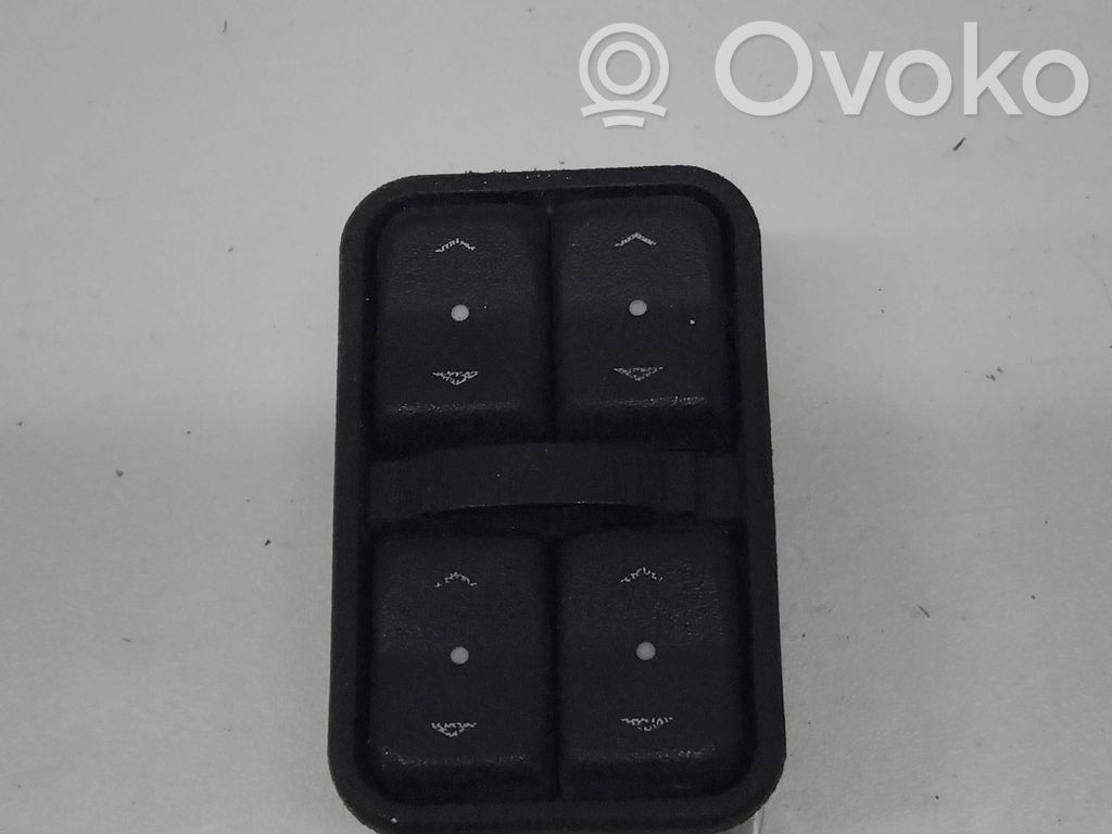 Opel Zafira A Electric window control switch 