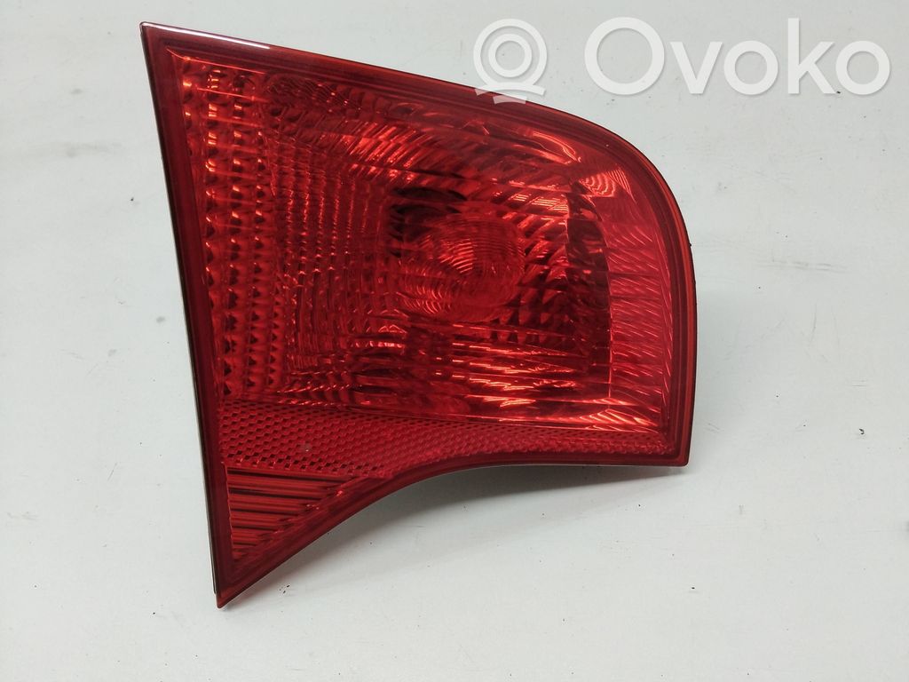 Audi A4 S4 B7 8E 8H Takaluukun takavalot 