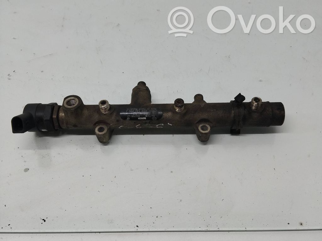Audi A6 S6 C6 4F Listwa wtryskowa 