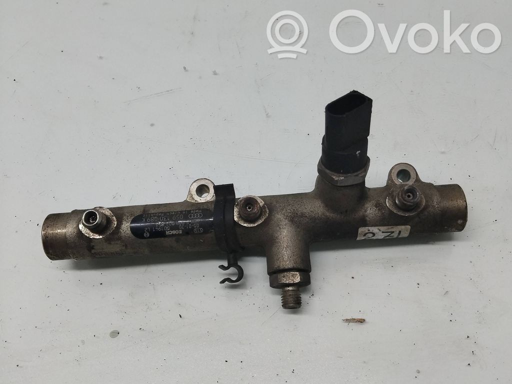 Audi A6 S6 C6 4F Degvielas maģistrālā caurule 
