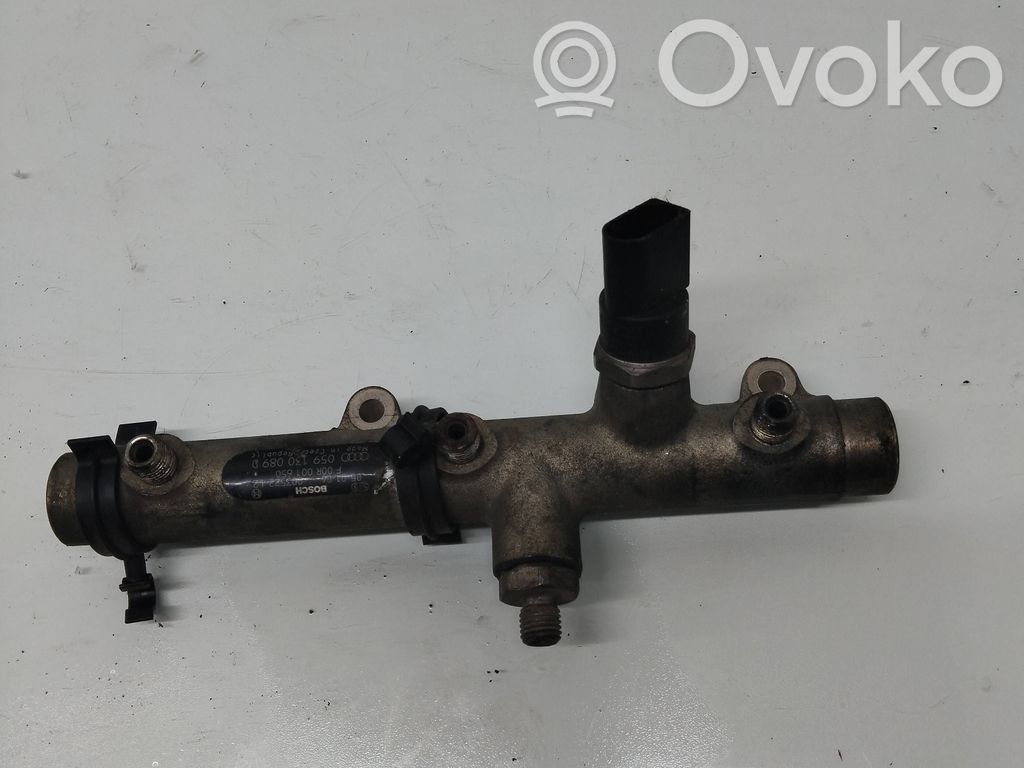 Audi A6 S6 C6 4F Listwa wtryskowa 