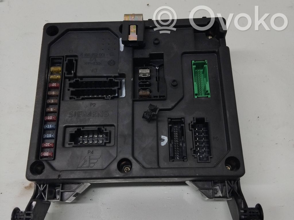 Ford Galaxy Fuse module 