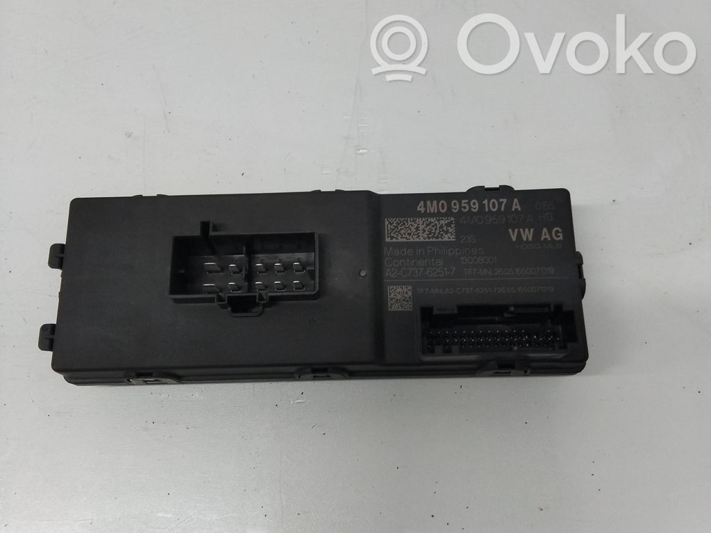 Audi A4 S4 B9 Tailgate/trunk control unit/module 