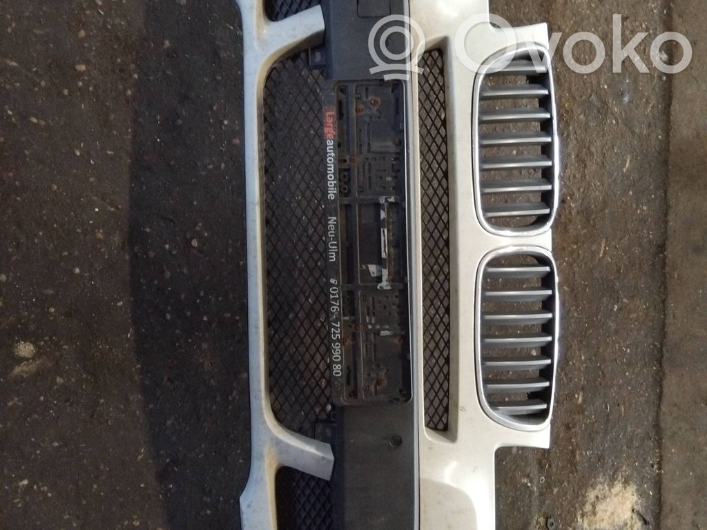 BMW X3 E83 Priekinis bamperis 