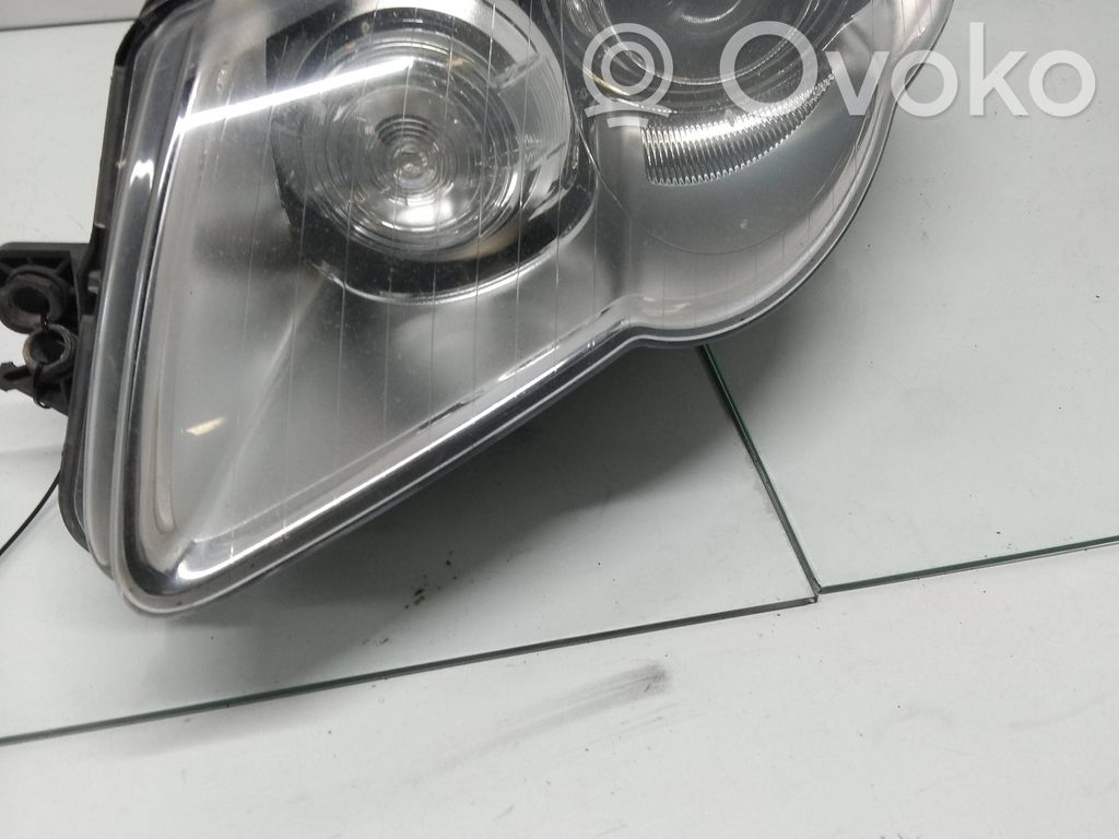 Volkswagen PASSAT B6 Lampa przednia 