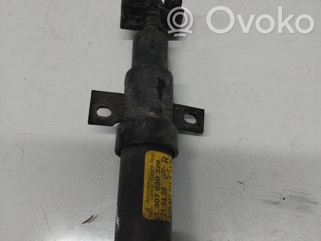 Volkswagen PASSAT B6 Dysza spryskiwacza lampy przedniej 