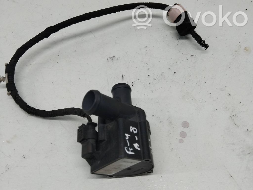 Audi A4 S4 B8 8K Pompa cyrkulacji / obiegu wody 