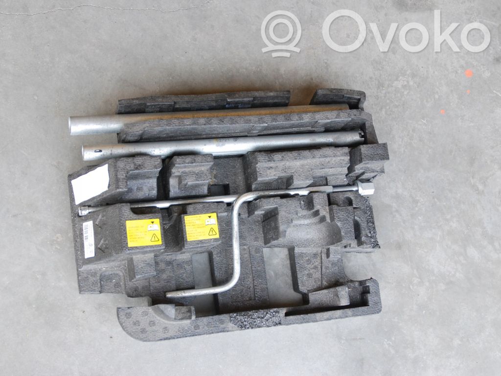 Renault Master III Spare wheel section trim 