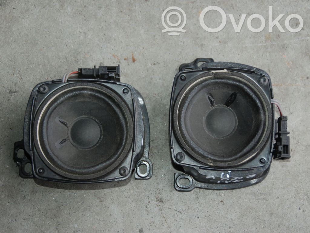 Audi A8 S8 D3 4E Altavoz de la puerta trasera 
