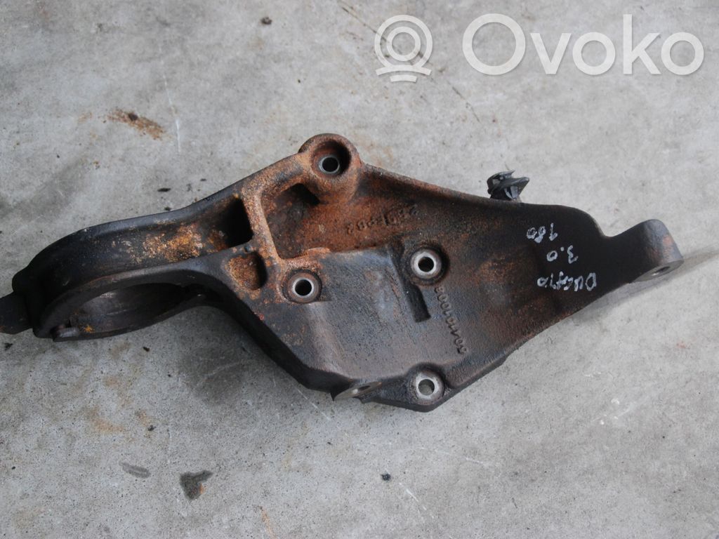 Iveco Daily 45 - 49.10 Staffa del cuscinetto di supporto dell’albero di trasmissione 