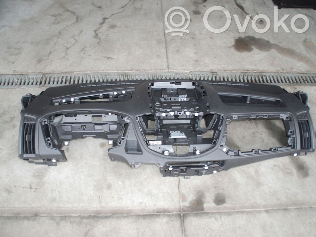 Ford Transit Panelė 