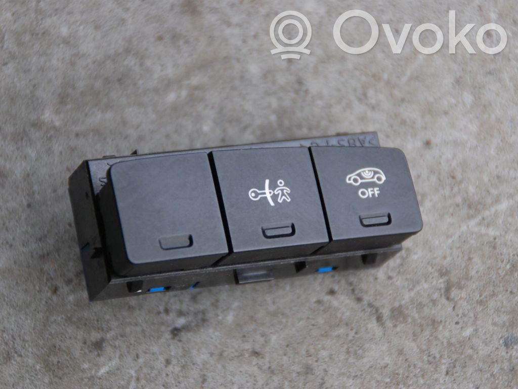 Citroen DS4 Child safety switch 