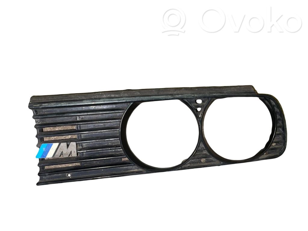 Front grill   18760910