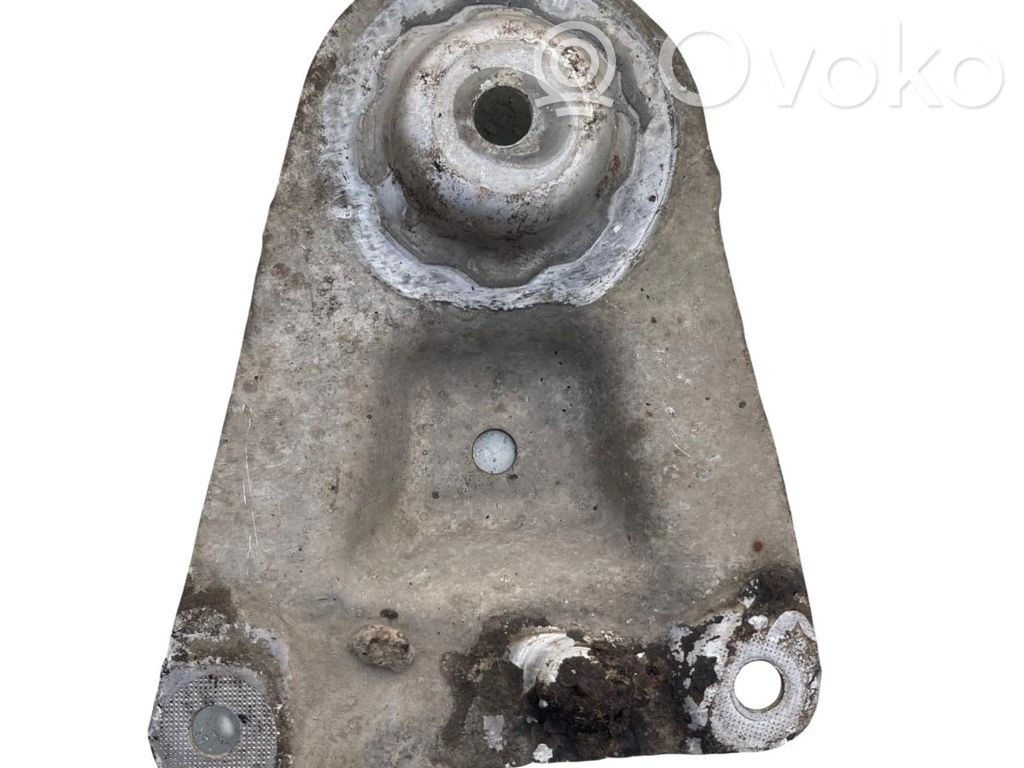 Engine mounting bracket   8D0399542B