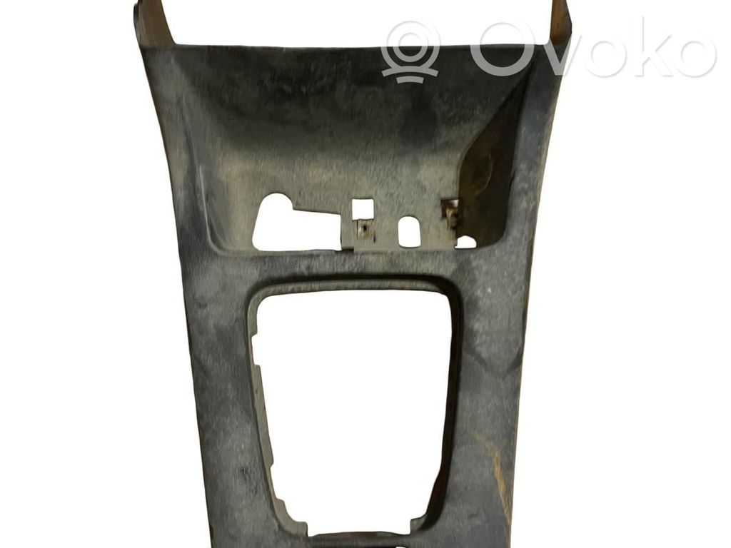 Center console   8146335