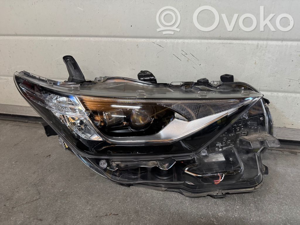 Toyota Auris E180 Scheinwerfer 