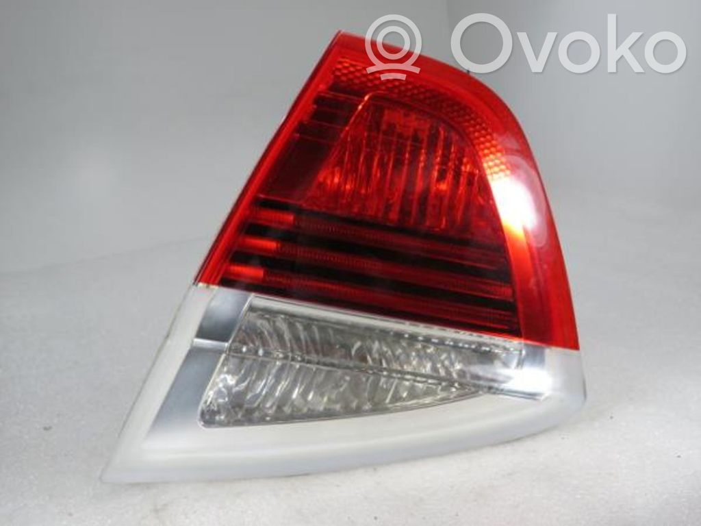Tailgate rear/tail lights   276402,937