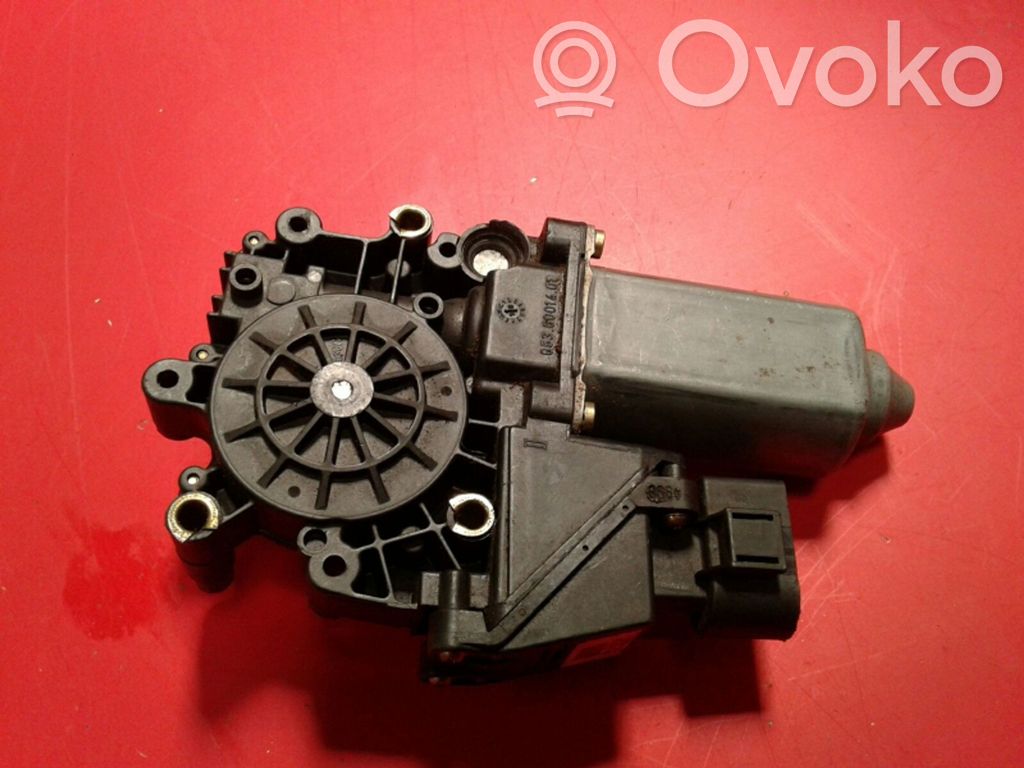 Silnik regulatora szyby drzwi przednich   119024,113,361