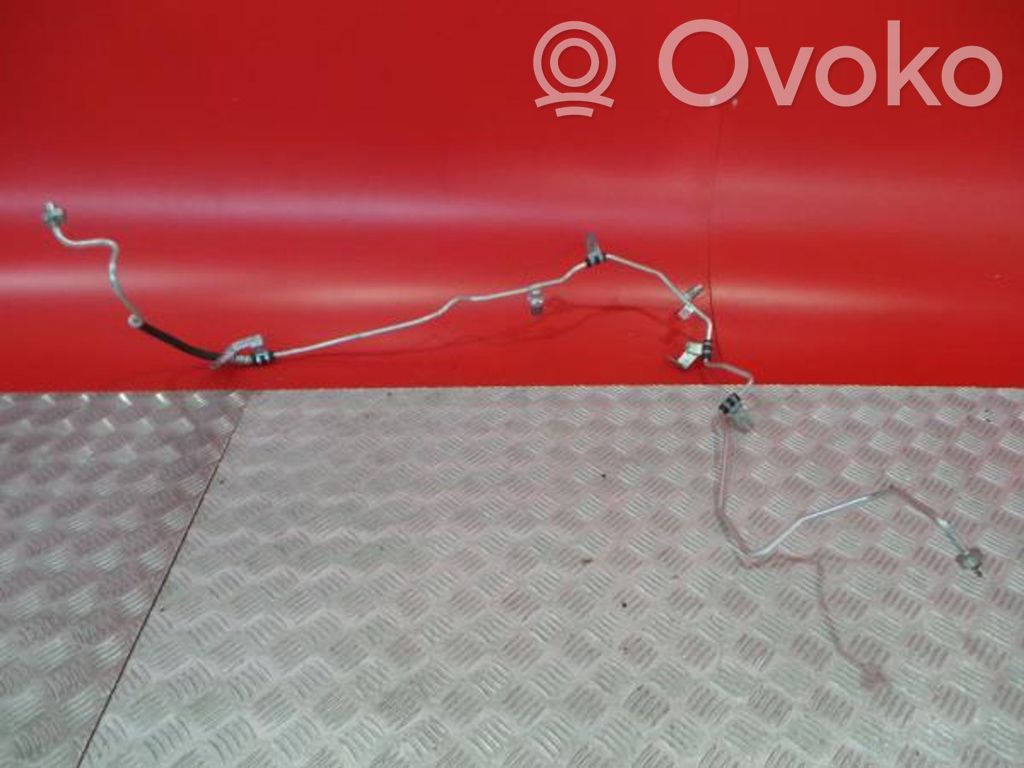 Ilmastointilaitteen putki (A/C)   924402668R,921361722R