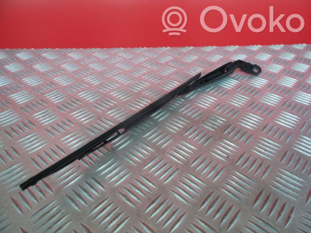 Volkswagen Golf III Front wiper blade arm 