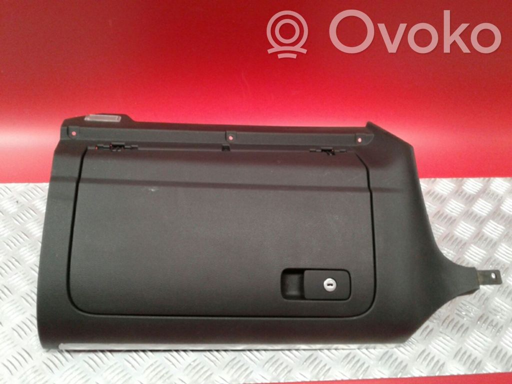 Glove box   1K1,290,857