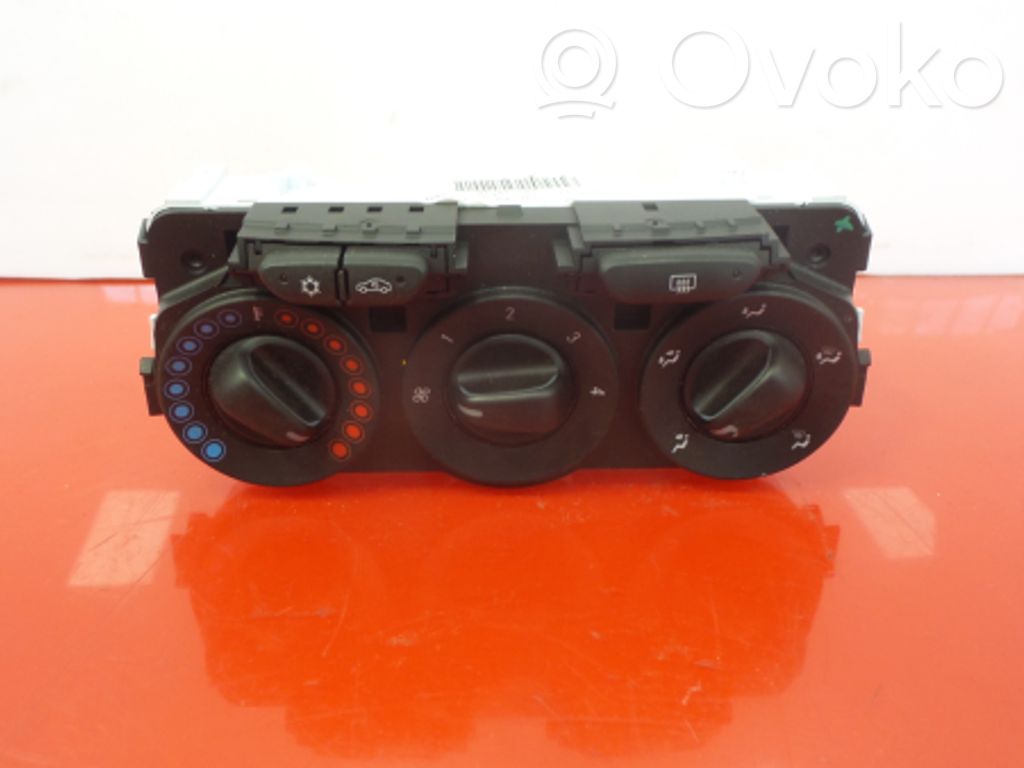 Climate control unit   466119570