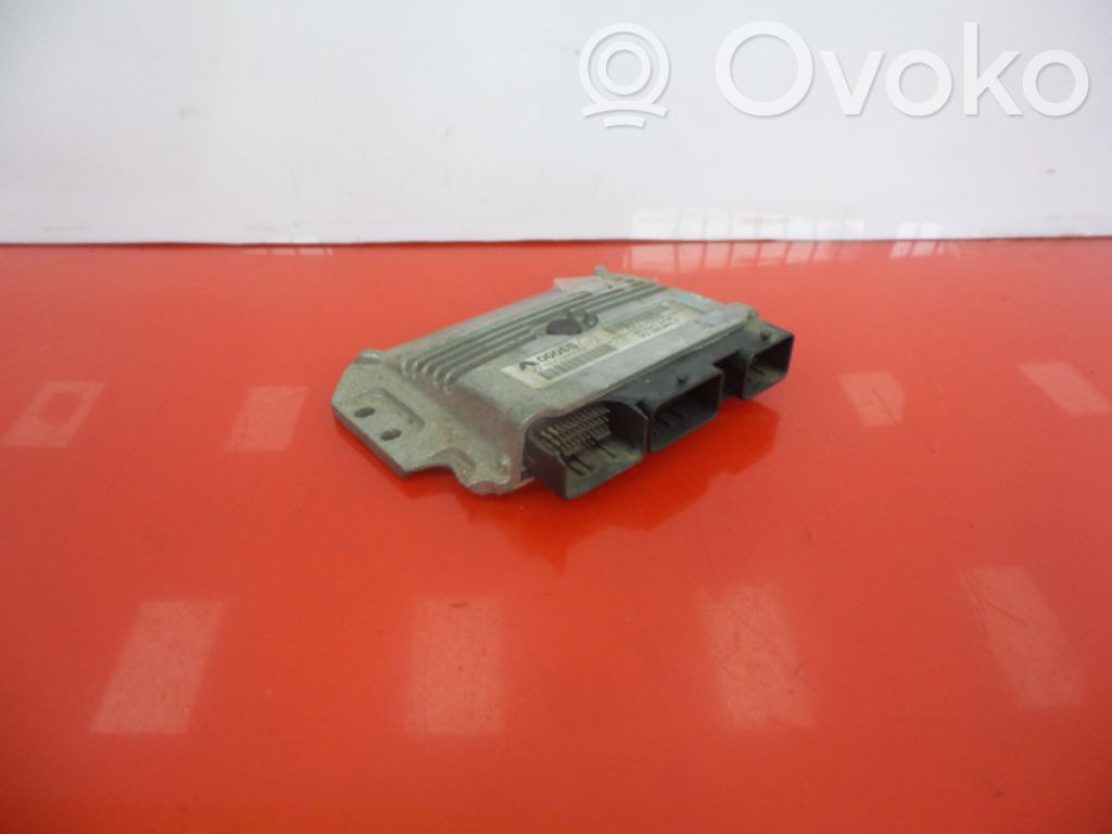 Renault Clio III Unidad de control/módulo del motor 