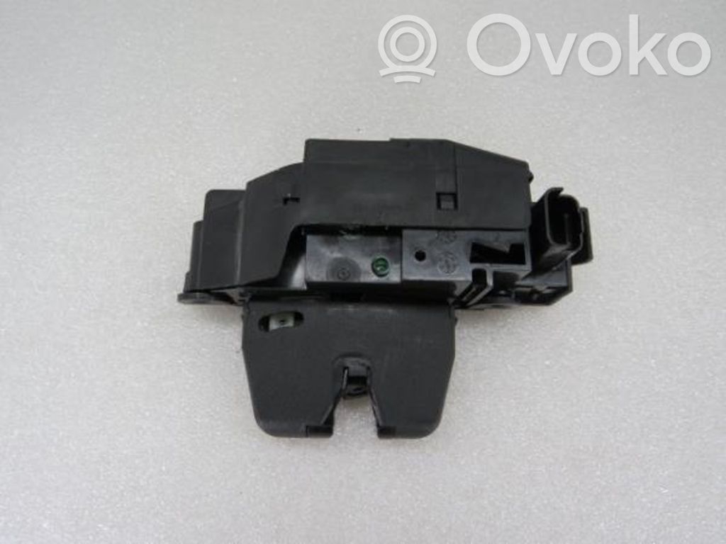 Peugeot 3008 II Tailgate exterior lock 