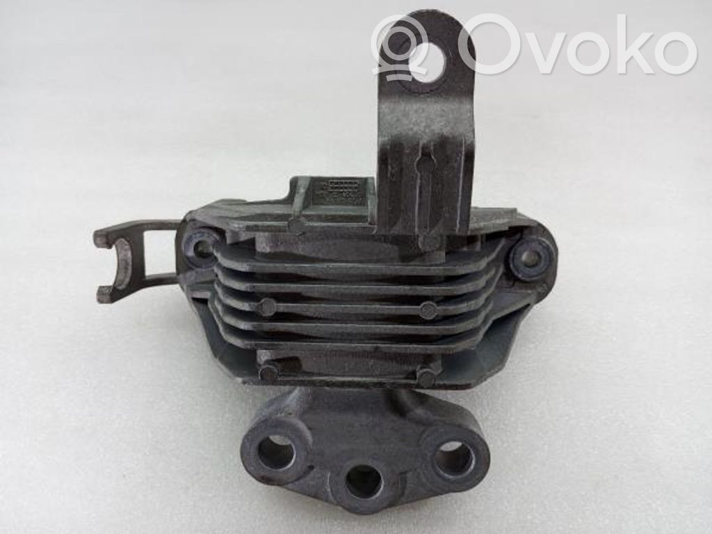 Opel Astra J Engine mount bracket 