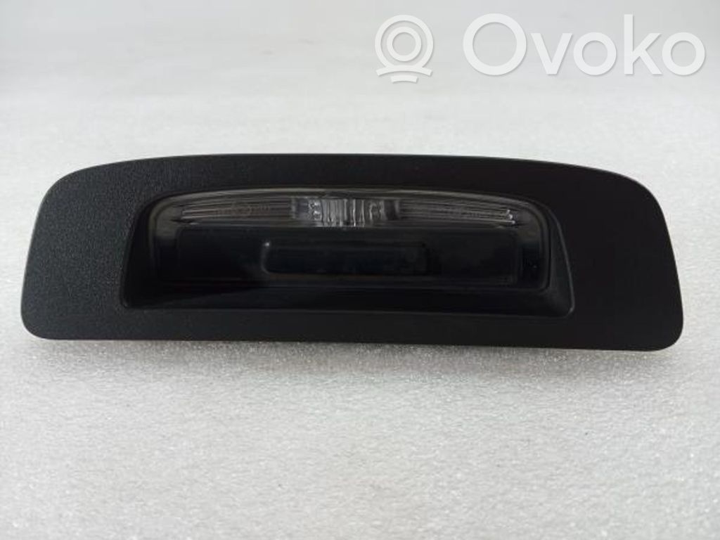 Opel Astra K Zamek tylnej klapy bagażnika 
