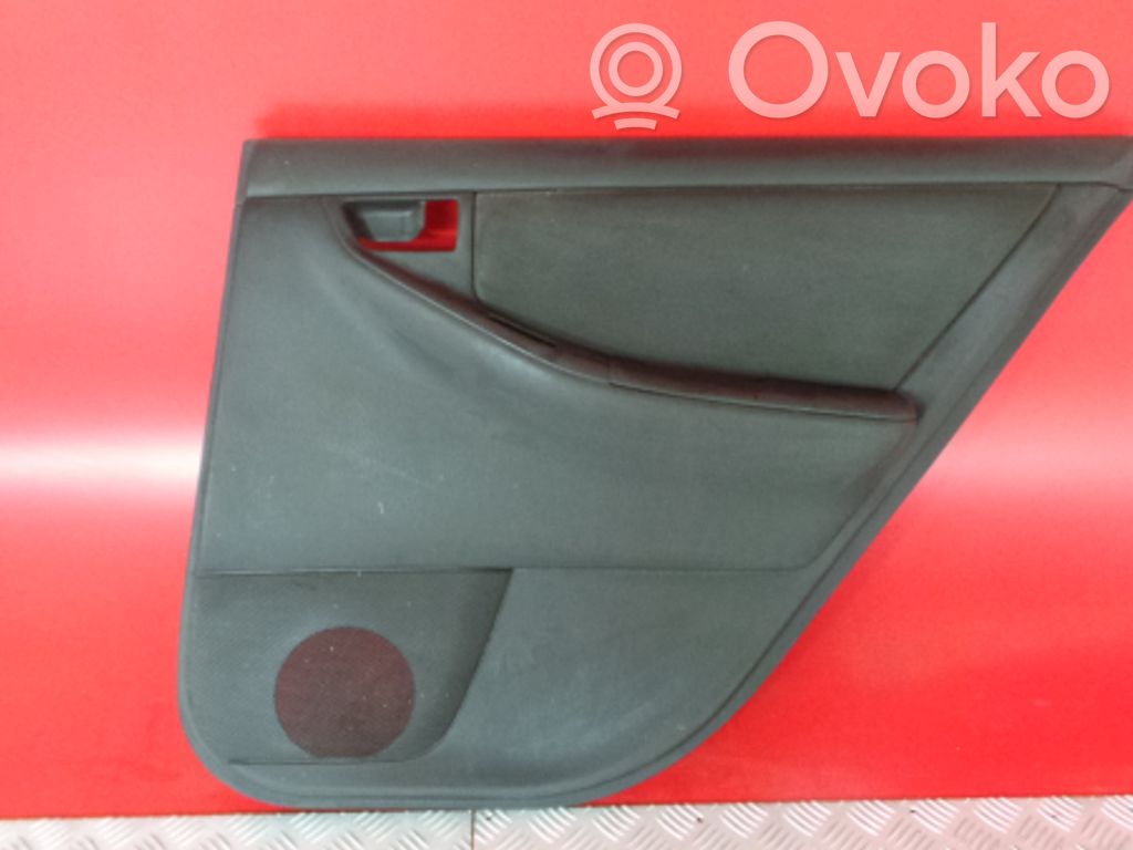 Toyota Corolla Verso E121 Apšuvums aizmugurējām durvīm 
