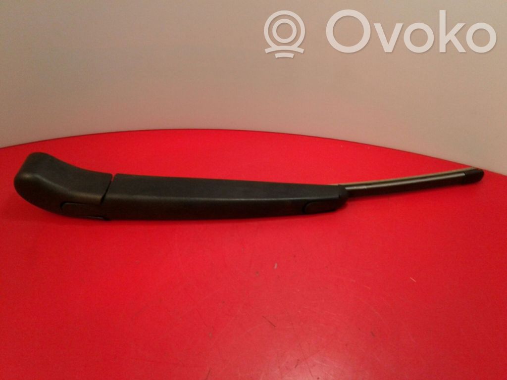 KIA Ceed Front wiper blade arm 