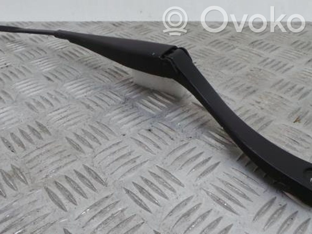 Mercedes-Benz C W204 Front wiper blade arm 