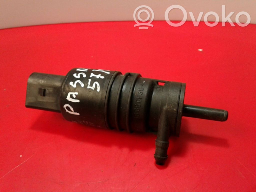 Volkswagen PASSAT B7 Motor del limpiaparabrisas 