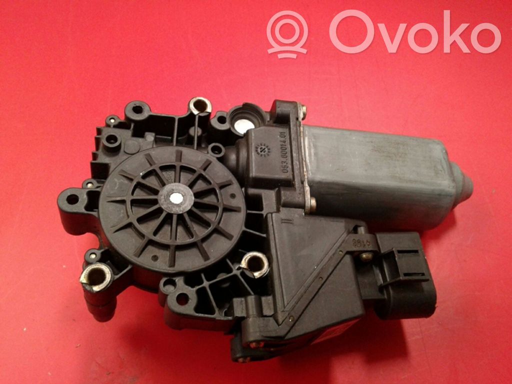 Audi A3 S3 8L Motor del regulador de la ventanilla de la puerta delantera 