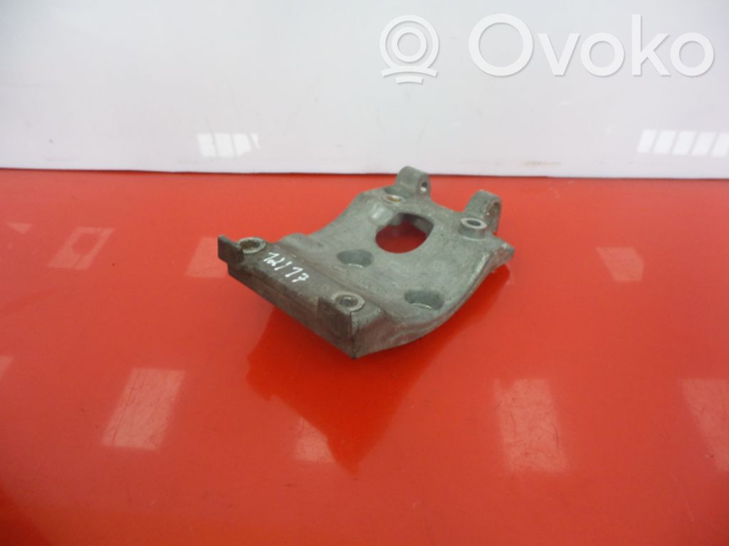 Engine mount bracket   AV2Q8D611AB,AV2Q8D611AB,C4004653SE