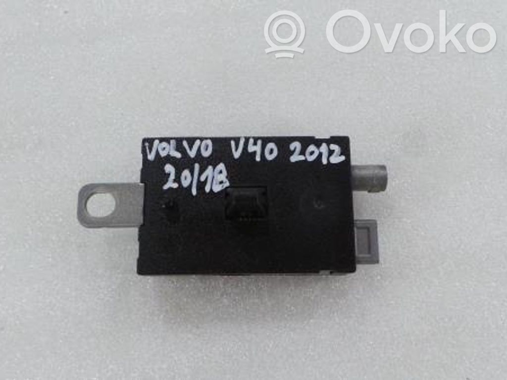 Antenos stiprintuvas   7CP118C847CA,20120828,P30761696
