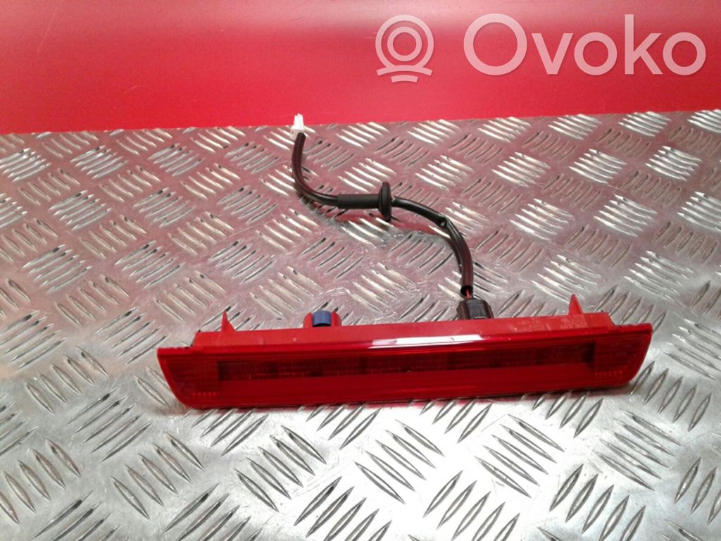 Nissan Qashqai Third/center stoplight 