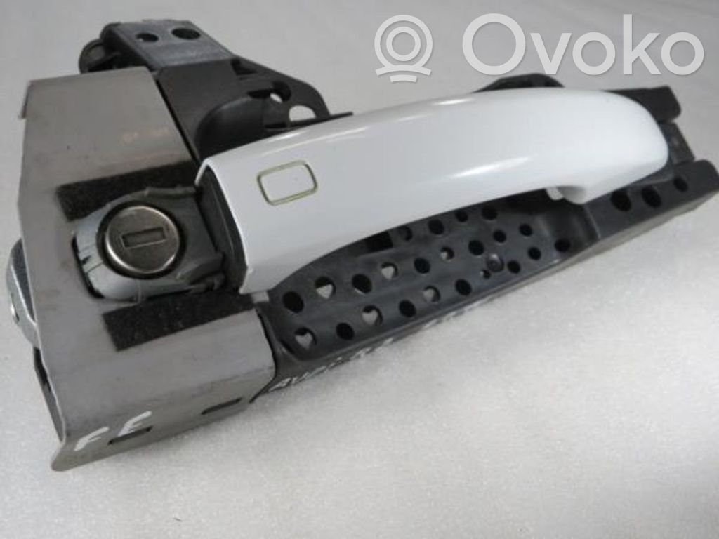 Audi Q3 8U Front door exterior handle 