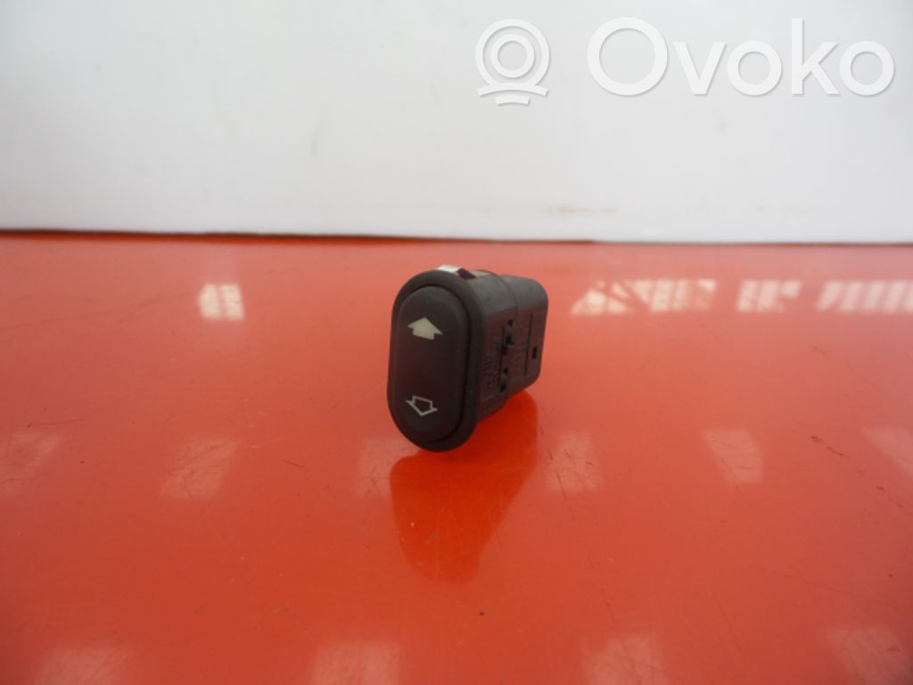 Ford Mondeo Mk III Electric window control switch 