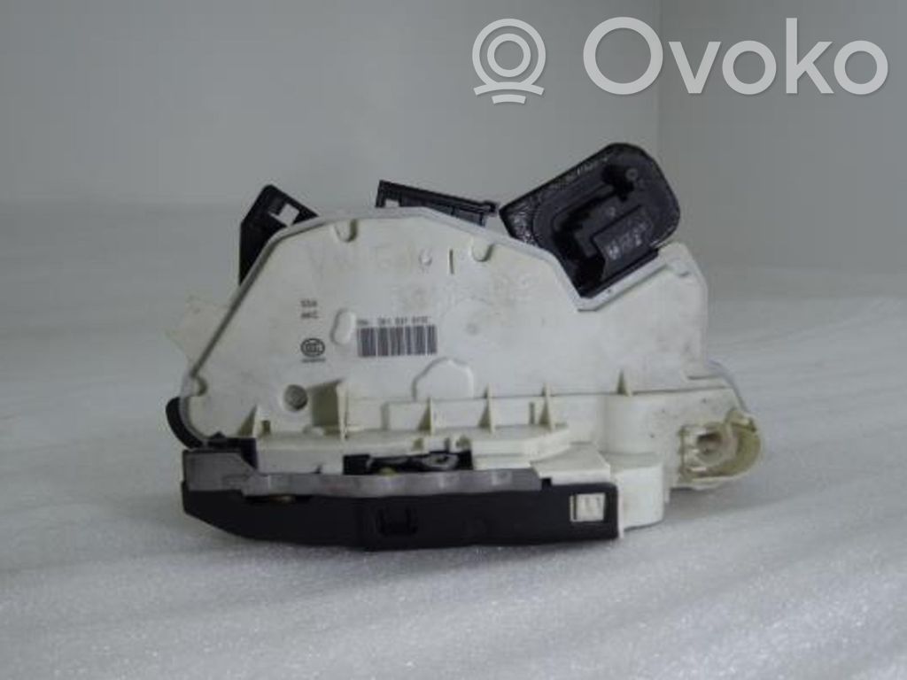 Volkswagen Golf VII Front door lock 