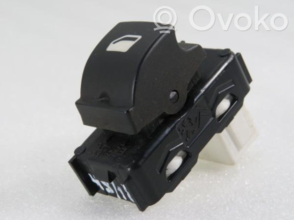 Peugeot 2008 I Electric window control switch 