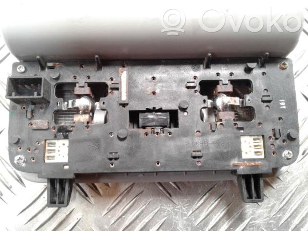 Apšvietimo konsolės apdaila   92800,A50XX