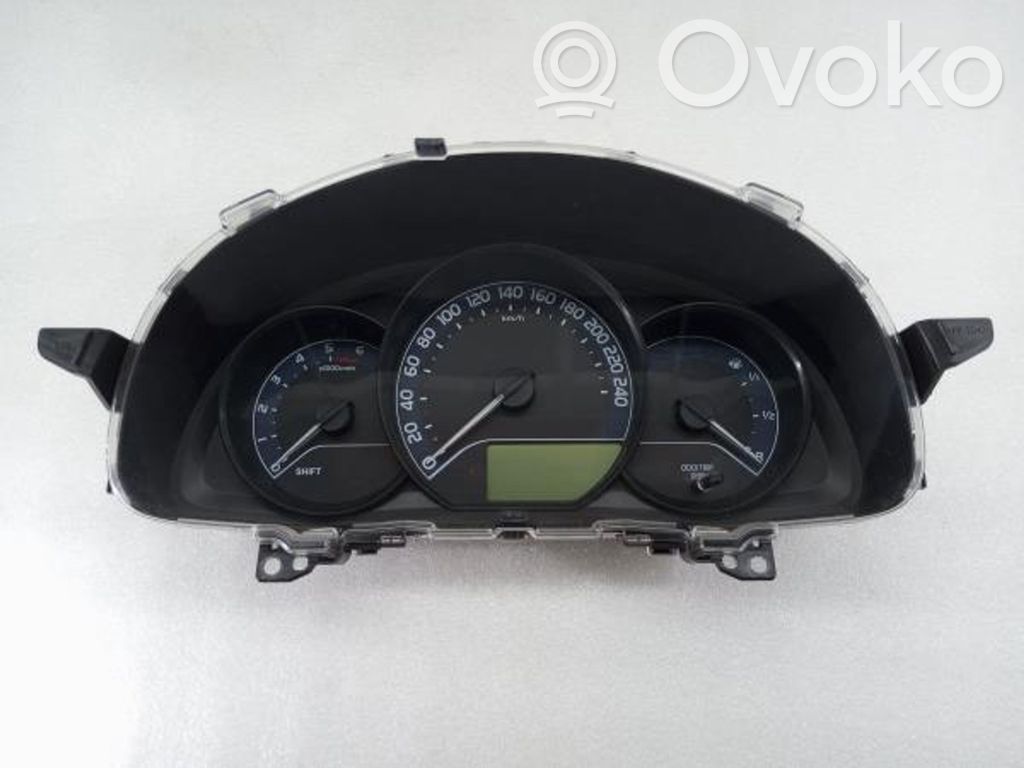 Toyota Auris E180 Speedometer (instrument cluster) 